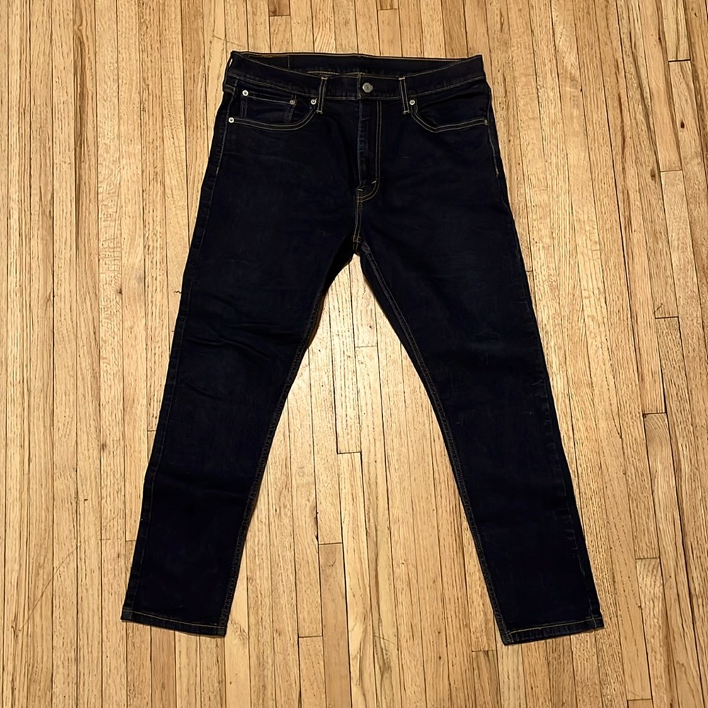 Dark blue denim Levi’s 36 x 30